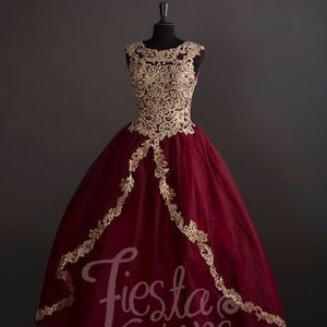 Big quinceañera dress.Used for photo shoot & party